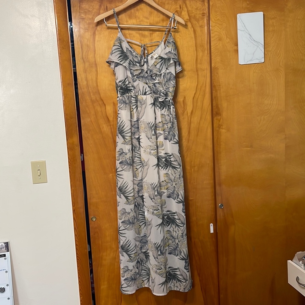 Japana Long dress, palm leaves and tropical pattern. With sewn in slip skirt.